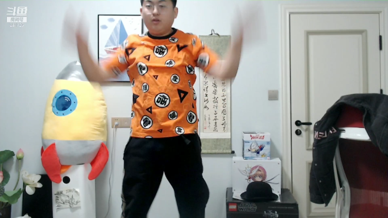 我在斗鱼看火力堂主直播户外