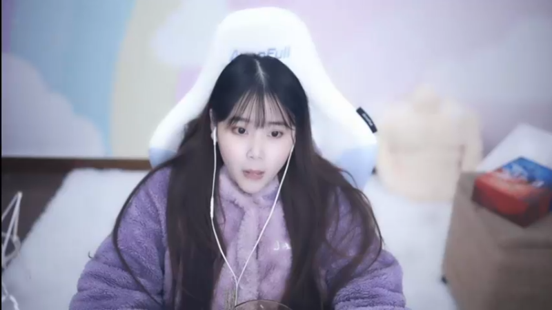 【2021-11-30 19点场】萌面酥：呜呜呜呜呜上不去大师 ┭┮﹏┭┮