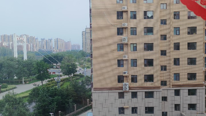 今天带粉直播打不了了，兄弟们明天见。金乡首届电音节于今晚正式开始。