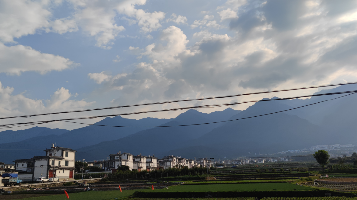 雨夜小镇