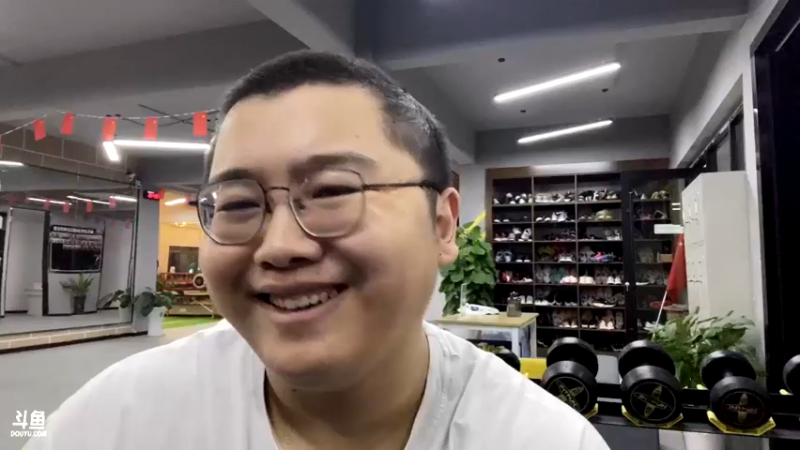 【2021-11-30 18点场】驴酱的冯雨大王：冯雨大王：欢乐时光就要开始了！