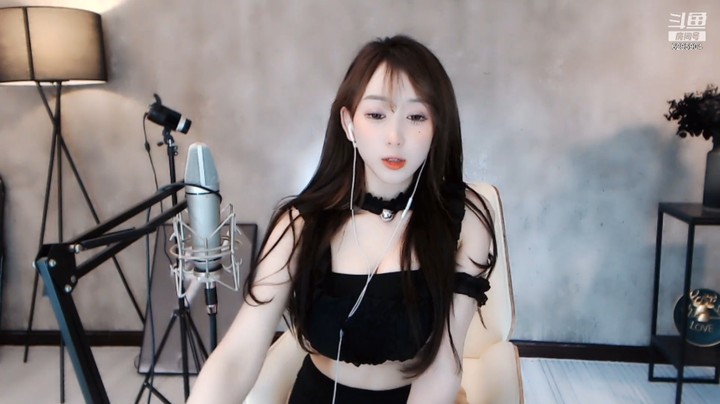 美女主播小泽瑾香很漂亮，非常成熟有魅力啊