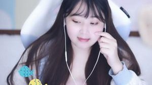 呵男人，跟别的女孩子吃饭看电影，还说想要来我的鱼塘？