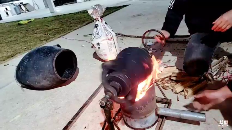 【2021-12-02 20点场】洪湖小肖：今天下午睡醒了开播