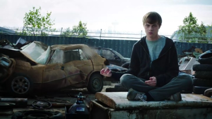 男孩获得超能力后性情大变，低成本科幻《超能失控》