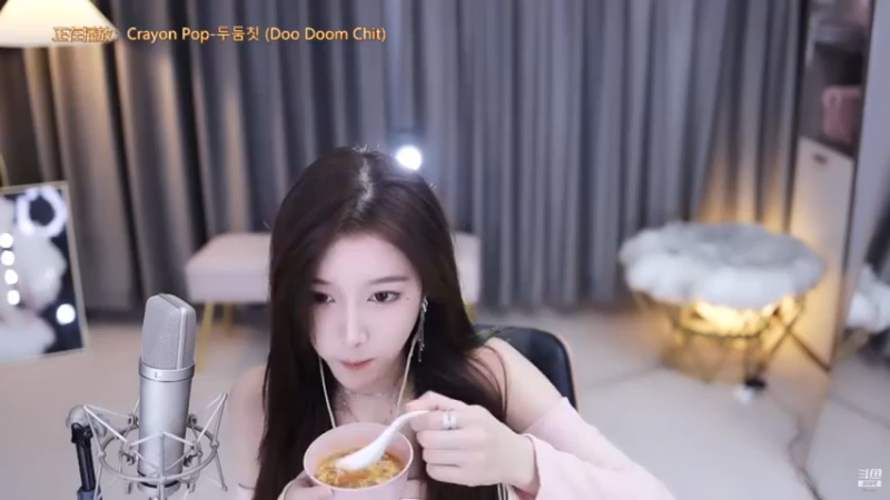 萌七啊丶_2021_11_23性感热舞_20_20