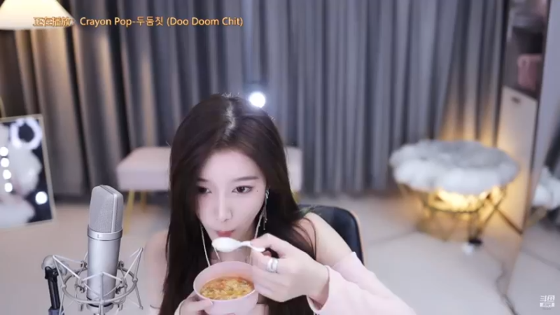 萌七啊丶_2021_11_23性感热舞_42