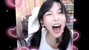 对不起..甲亢犯了...