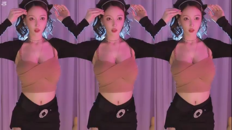 Minana呀.米娜_2021_11_26性感热舞时间_125