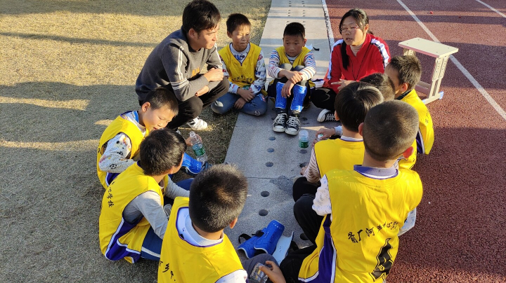 新县“县长杯”青少年足球比赛第一场箭河VS千斤