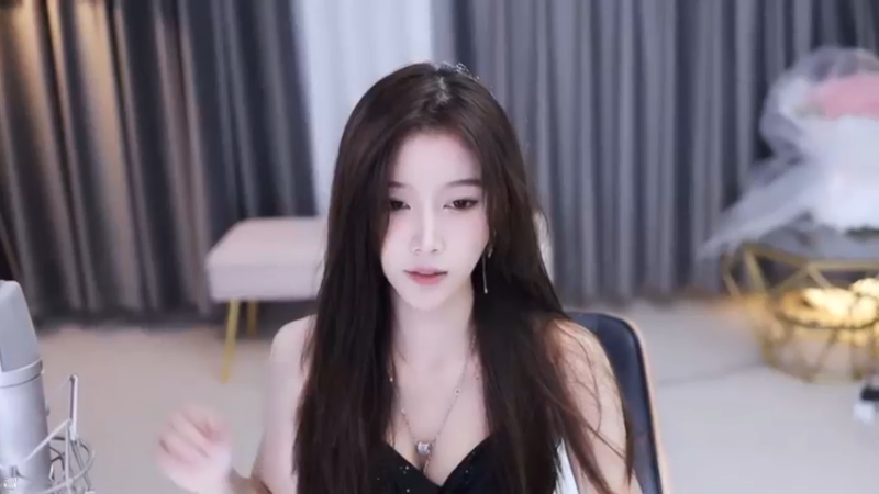 萌七啊丶_2021_11_26性感热 舞_82