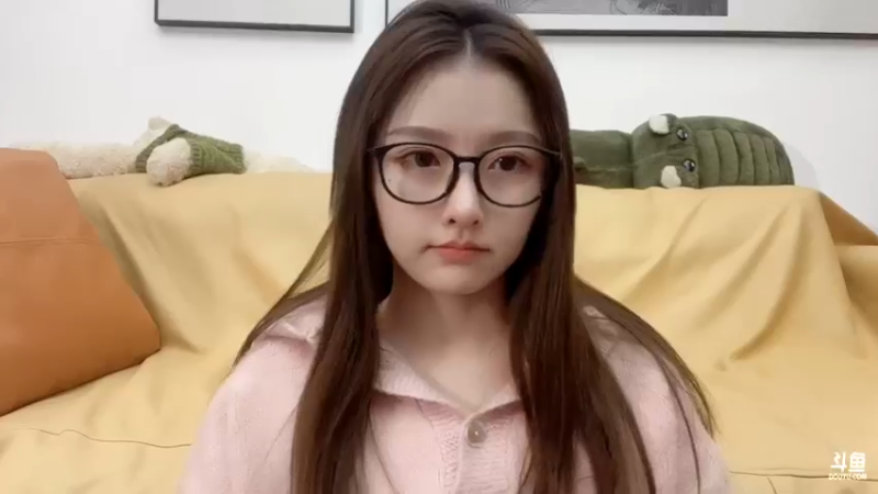 【2021-12-04 23点场】叶知秋Vanessa：叶知秋： 六点见