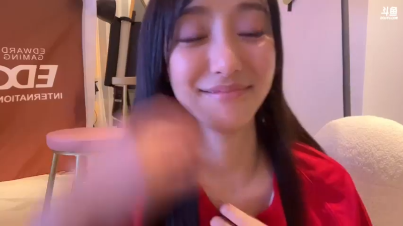 南波儿EDG夺冠2021_11_07_准备果奔_7