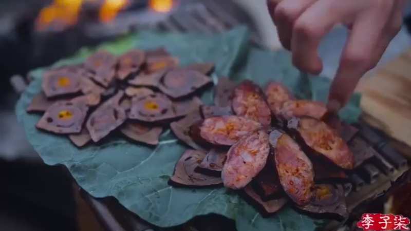 李子柒：酸菜饺子