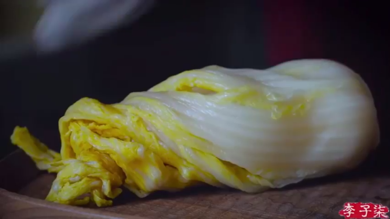李子柒：制作饺子馅