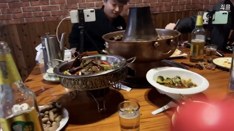 【2021-12-06 00点场】白鲨漠然Moran：吃点喝点聊聊天