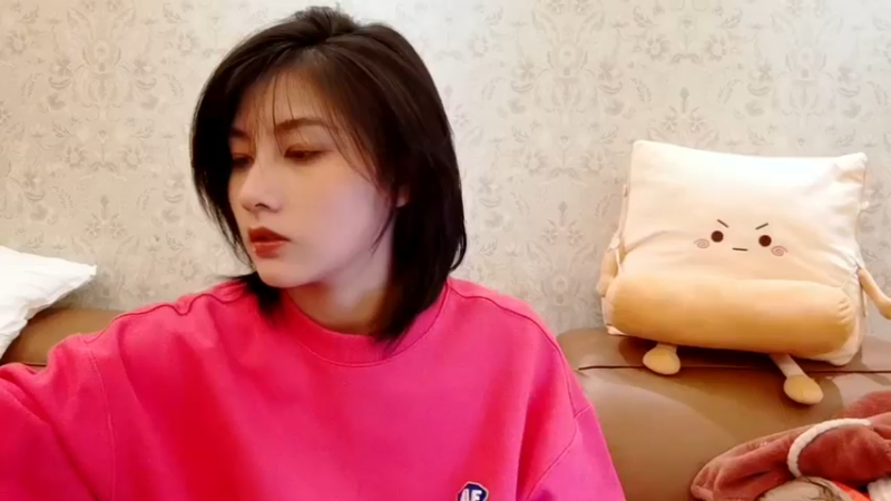 【2021-12-06 19点场】我是唐菲：晚上在家唱唱歌呀