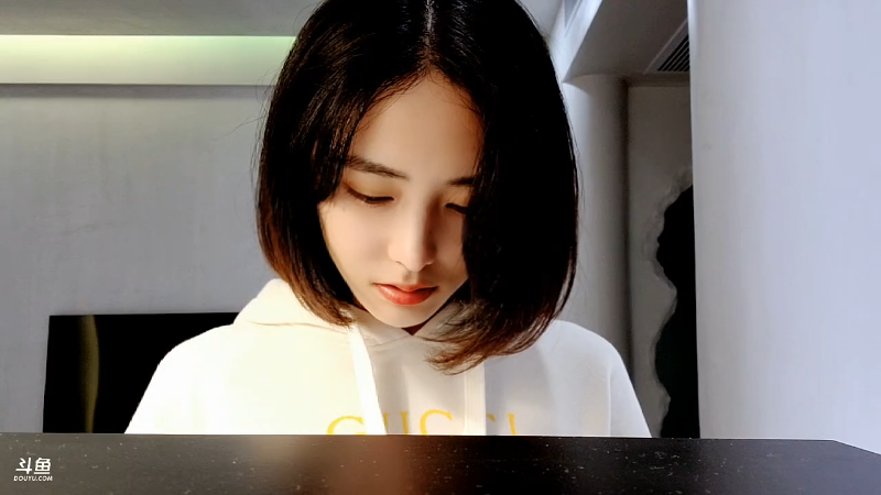 我在斗鱼看沫沫同学丶直播舞蹈