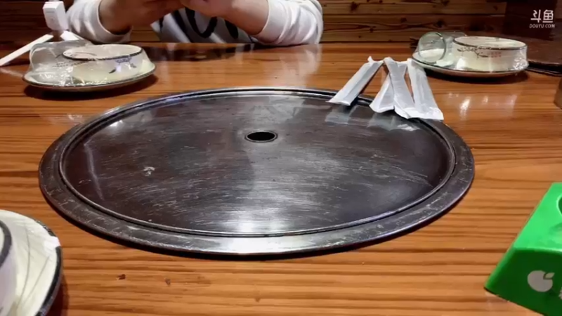 【2021-12-05 22点场】白鲨xiubi丶：白鲨CFS加油中国队加油！！