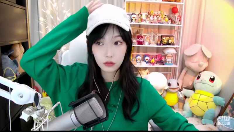 【2021-12-08 16点场】叶知秋Vanessa：钻粉狂欢卡