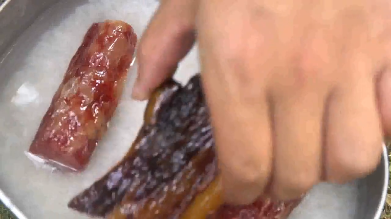 我在斗鱼看野食小哥直播美食