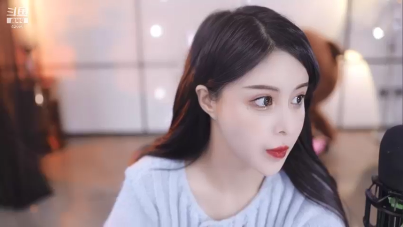 【2021-12-08 21点场】苏恩Olivia：苏恩：晚上好嘿嘿嘿嘿来啦