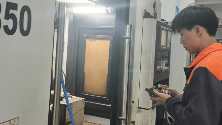 第七届校园技能文化节数控铣工技能比赛