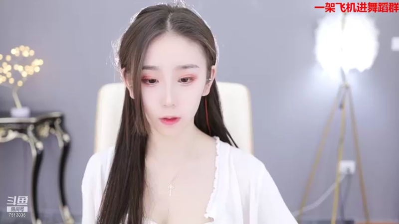 【2021-12-09 21点场】熊小怡呀：开播啦开播啦 7513035