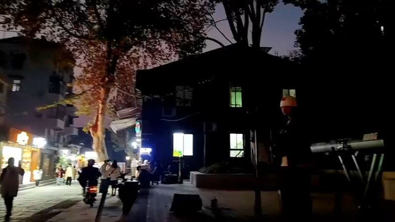 【2021-12-10 17点场】我是唐菲：昙华林唱唱歌