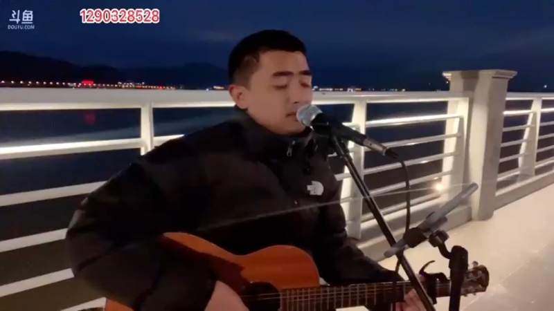 【2021-12-12 18点场】主播阿郎：旅途  昆明海埂大坝卖唱  第18天