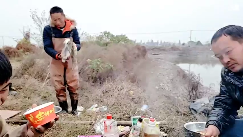 【2021-12-12 17点场】洪湖小肖：那一年  那一天  我们都在进步