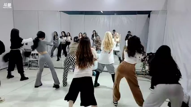 点赞投币收藏241123_2021_11_27_22_36_51