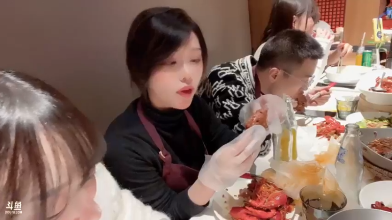 【2021-12-12 23点场】南波儿大魔王丶：南波儿：北京见女网友！