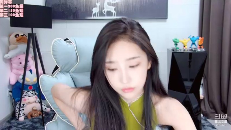 【2021-12-14 20点场】VIVI小小酥：新人主播第一天 5517238