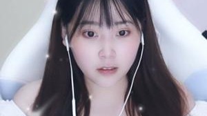听说你们都在叫入冬的我是紫皮大蒜？但人家明明是戴着铃铛的小猫咪诶~