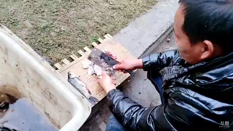 【2021-12-15 16点场】洪湖小肖：今晚海底直播