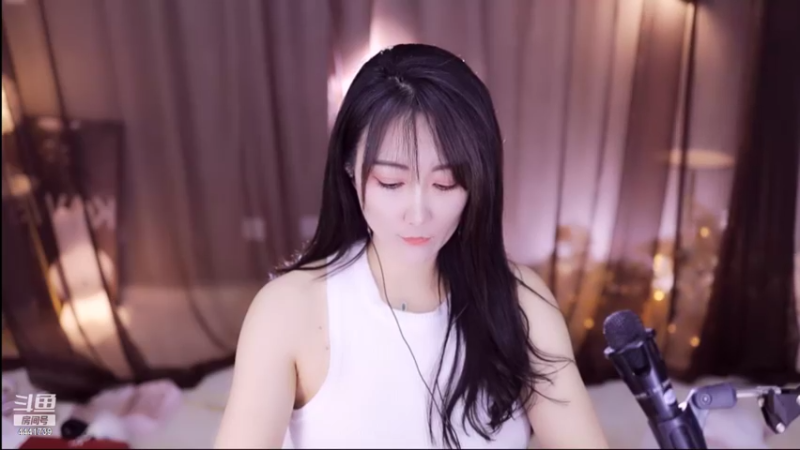 【2021-12-17 18点场】Jue美娘：永远相信光