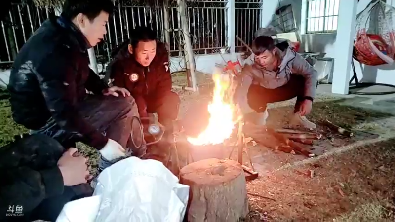 【2021-12-17 18点场】洪湖小肖：草根玩户外 谁也挡不住