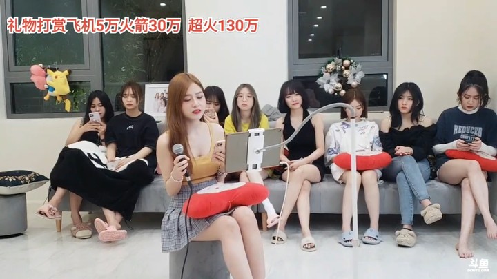 美女大海唱歌真好听，唱歌的能手
