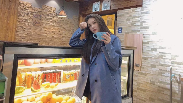 斗鱼大厅找的妹子打游戏