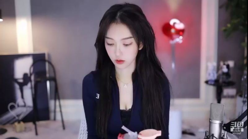 【2021-12-18 20点场】南妹儿呀：你相信光吗 动感光波biubiu~