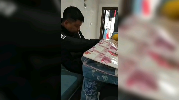 这个烟是会爆炸的
