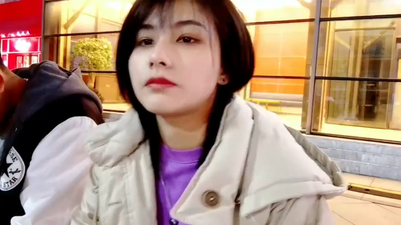 【2021-12-19 20点场】我是唐菲：户外唱歌啦
