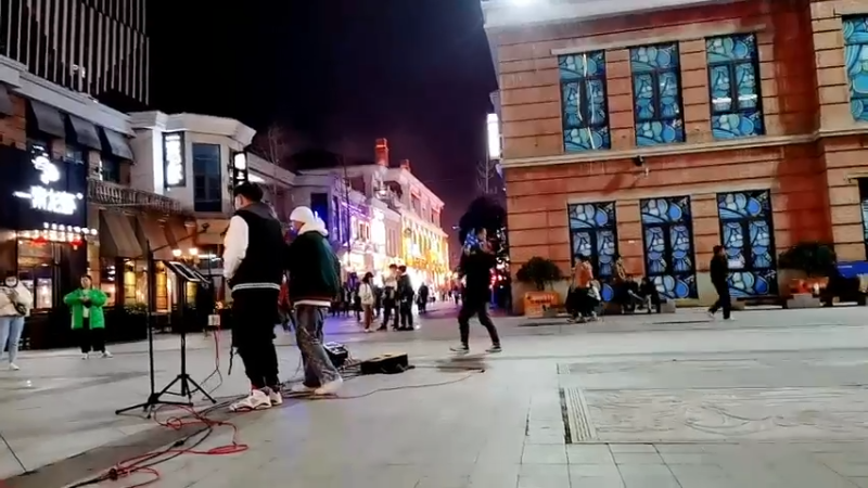 【2021-12-19 18点场】我是唐菲：户外唱歌啦