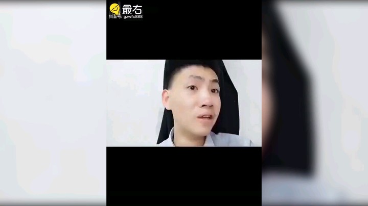 今天老师叫我扫女厕所我到女厕崩溃了小仙女竟然会拉粑粑还不是粉色的还那么粗一条我进去看了好粗一坨，好臭