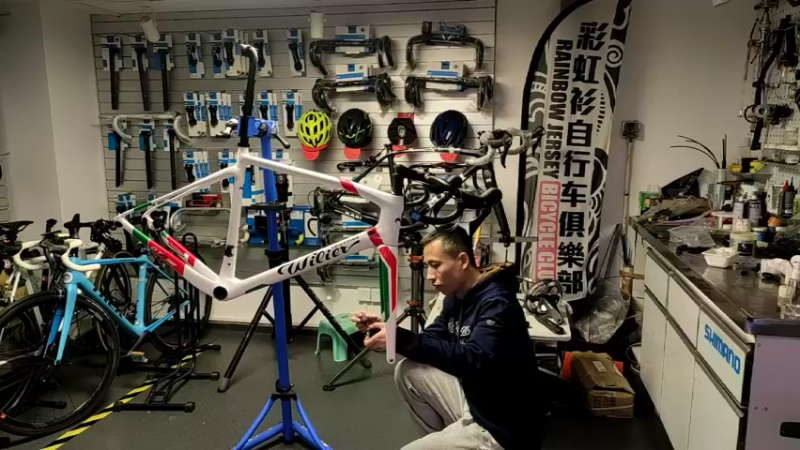 【2021-12-17 16点场】彩虹衫自行车俱乐部RJ：彩虹衫自行车俱乐部 威廉 装车