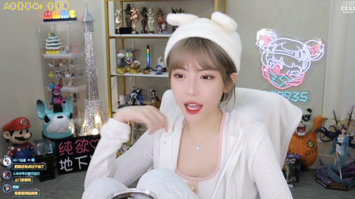 周淑怡：麻辣烫越拉肚子越好吃 下播：我肚子疼
