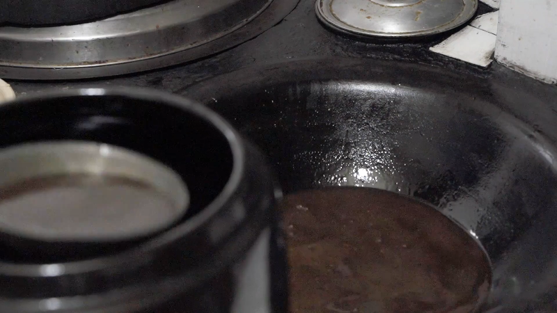 我在斗鱼看野食小哥直播美食