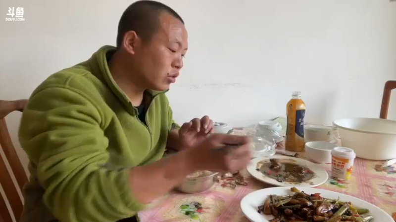 【2021-12-21 16点场】我是灬阿伟：一人一狗骑行深圳-成都day6