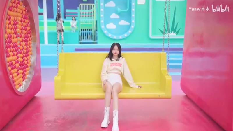 嗷~~咬一口超甜的肉感冰淇淋少女  ice cream